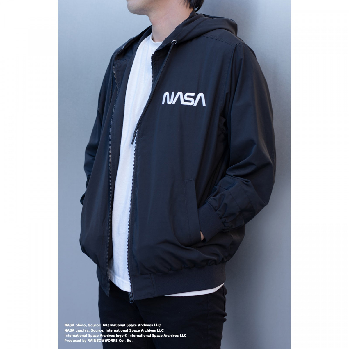 ウマ娘 NASA コスモピュエラ シェルパーカー　Lサイズ 黒色　新品未開封 NASA｜宇宙走娘＜コスモピュエラ＞オリジナル シェルパーカー(ウマ娘